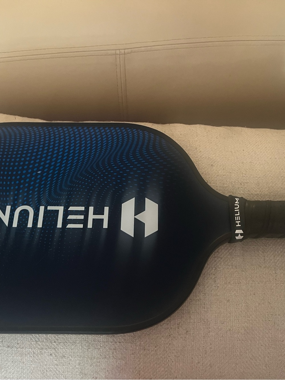 Helium paddleball